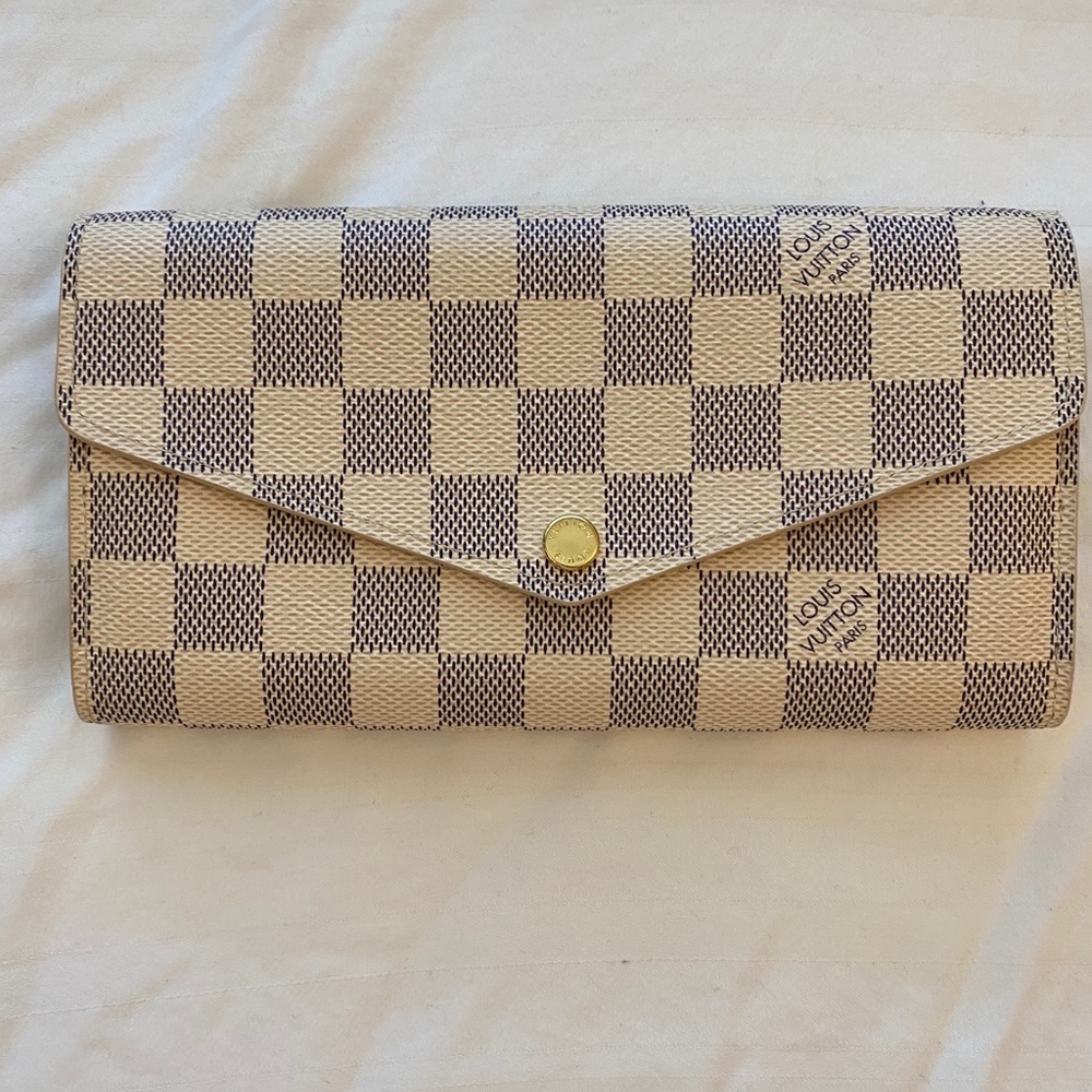 Louis Vuitton Sarah damier wallet